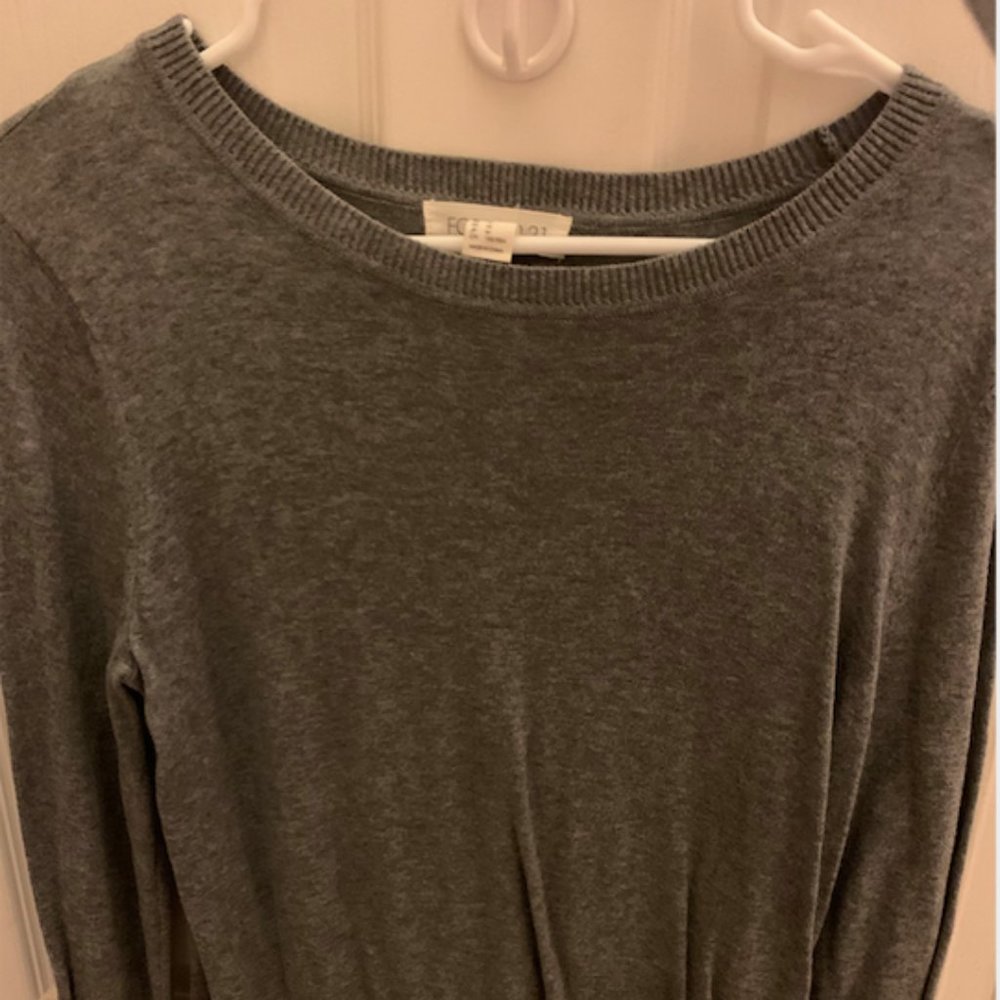 Forever 21 Grey Long Sleeve Sweater